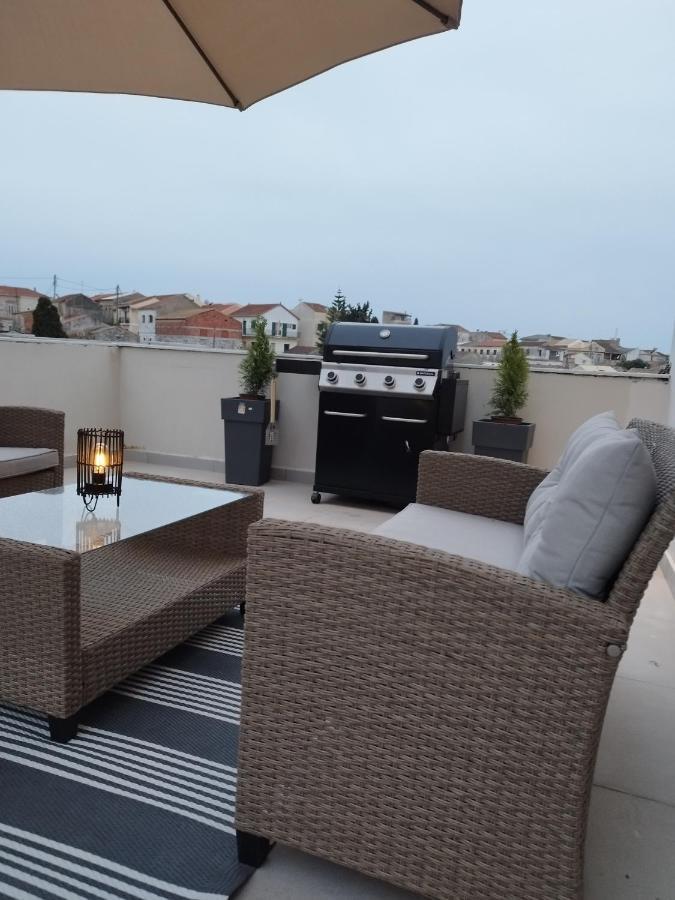 Ina'S Apartments Лефкими Экстерьер фото